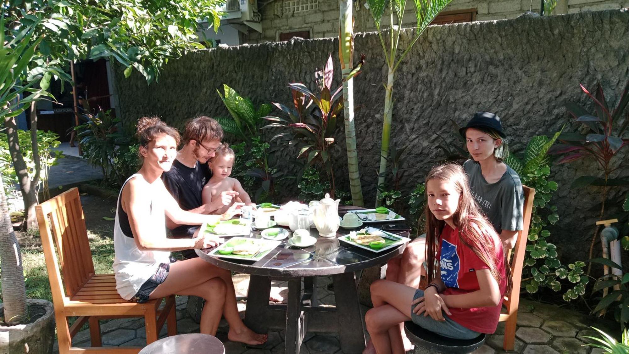 Van Santri Homestay Pemuteran Екстериор снимка
